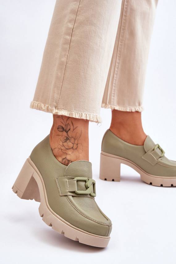 Elegant shoes on a pillar With Silver Ornament Green Harmell