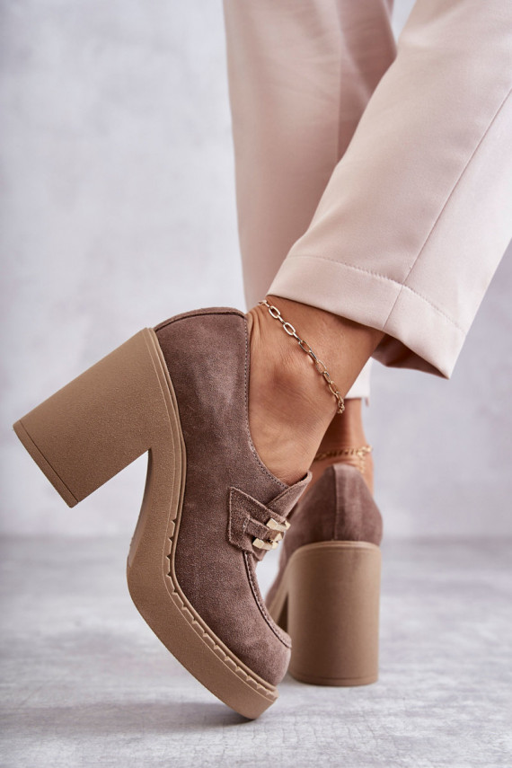 Suede shoes on a massive post Beige Jaime