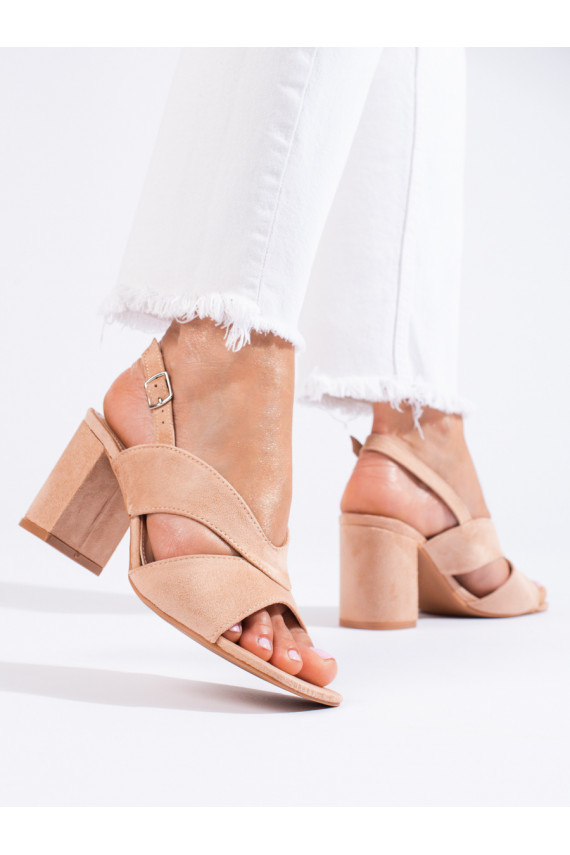 of suede sandals  beige Vinceza