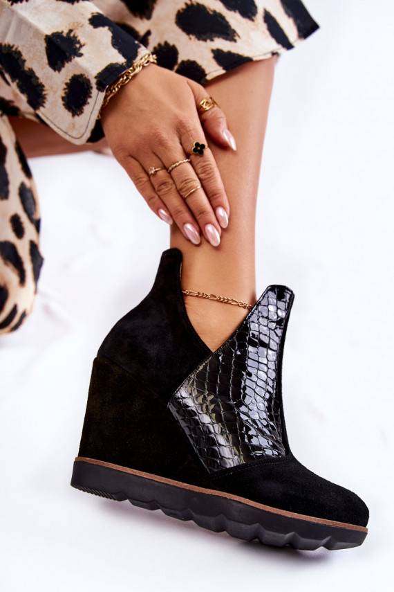Suede Crocodile Wedge Boots Black Alda