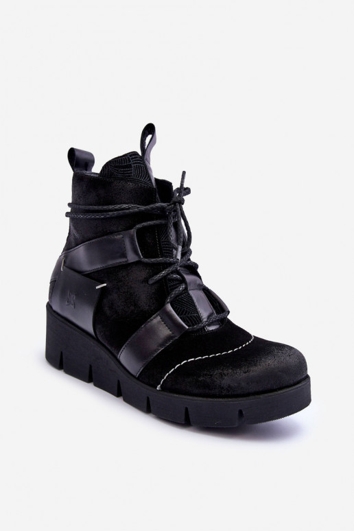 Leather Boots on a Wedge Maciejka 06185-01 Black