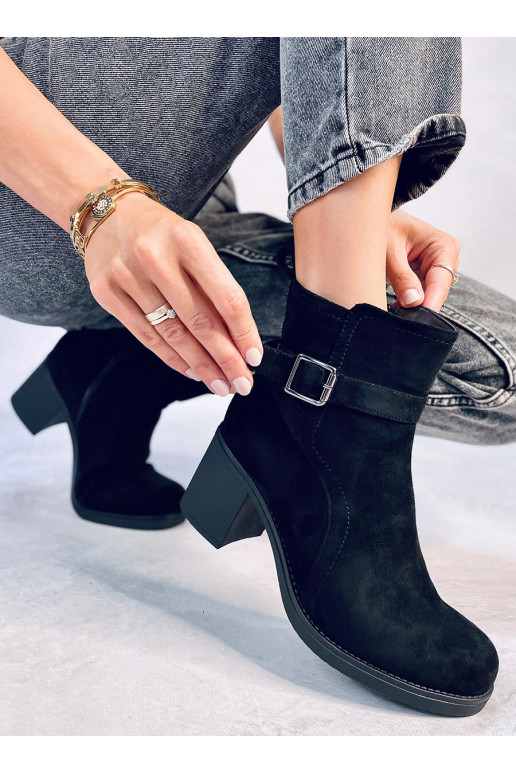 Boots with a wide heel RENNIA BLACK