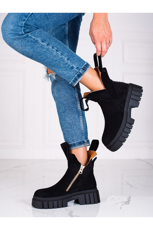 Women's boots Shelovet with a high platform black