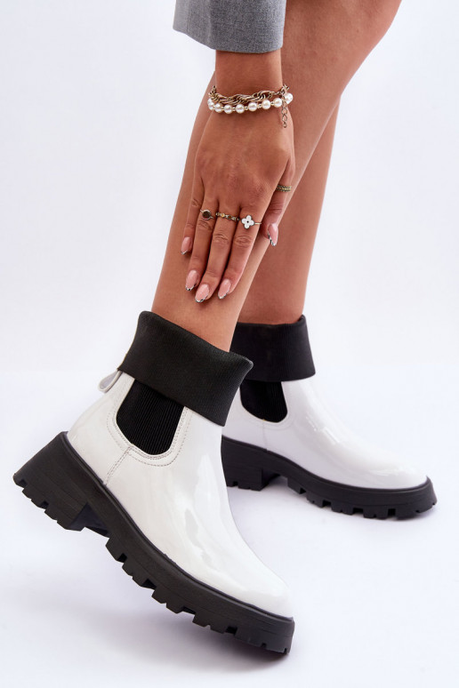 Women's Lacquered Ankle Boots White Pavo