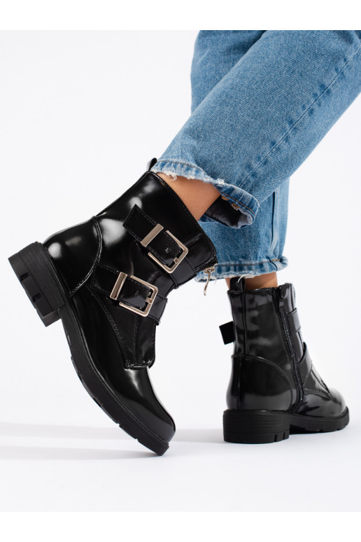 with-lacquer-effect-black-boots-shelovet