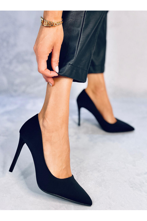 high-heeled shoes  CYNTHIA BLACK