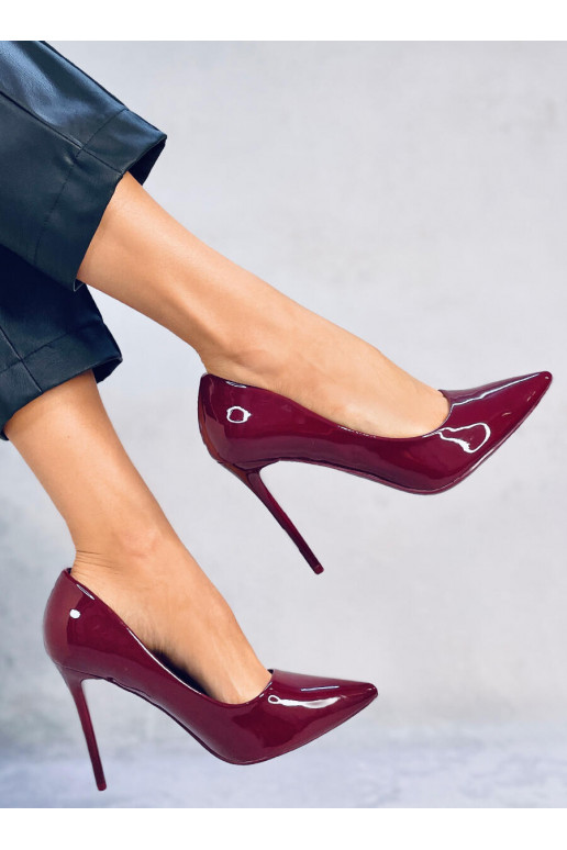 high-heeled shoes   RUTINA WINE