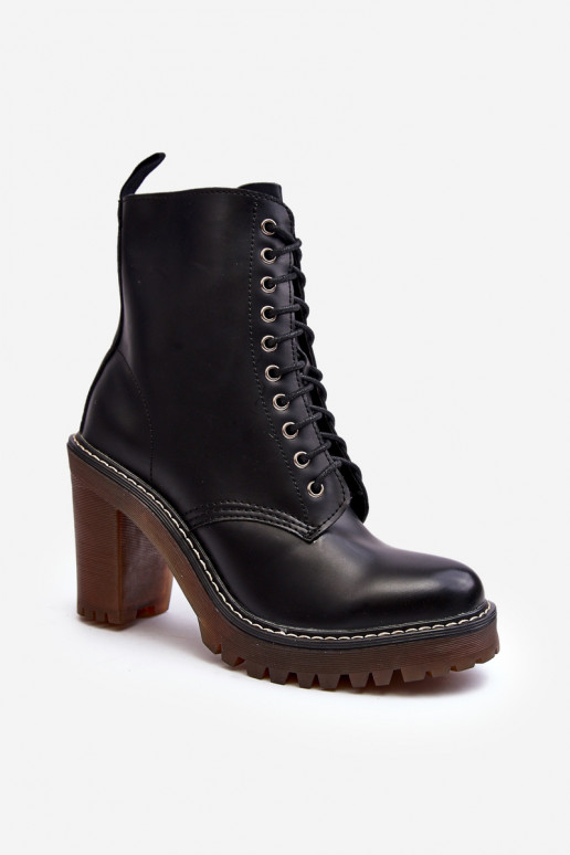 Women's lace-up ankle boots with a chunky heel Arove