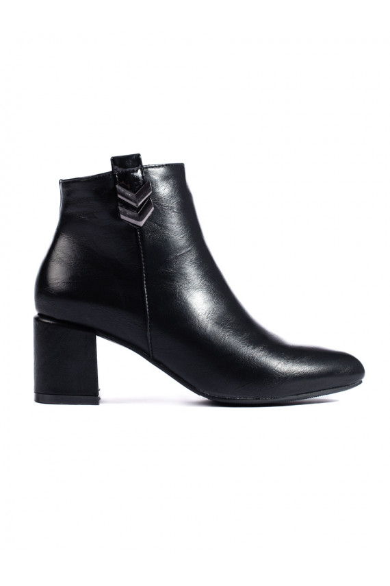 Elegant style black