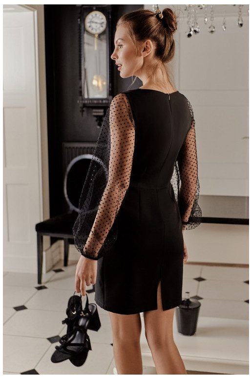 Klasikinio modelio juoda suknelė...