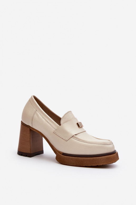 Leather shoes on a pillar with a golden decoration light beige Mikeyla