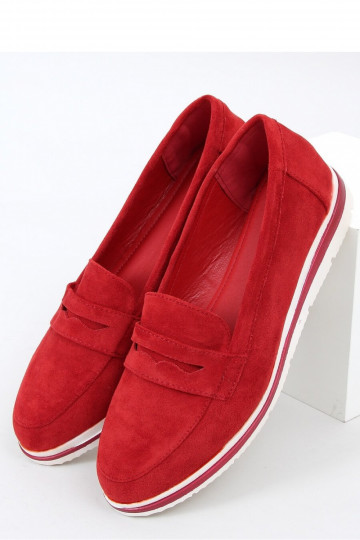 Mokasinai raudonos spalvos...