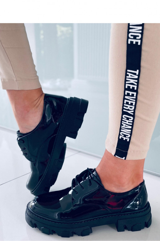 Juodos spalvos mokasinai su lako efektu