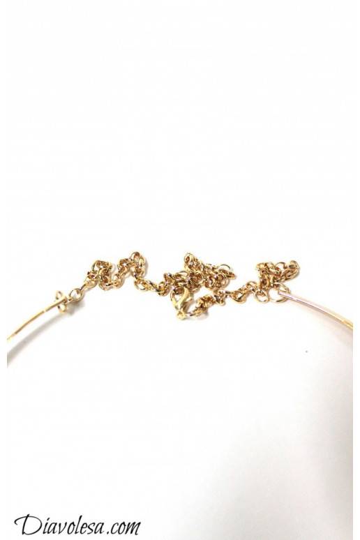 Necklace in gold color Necklace in gold color