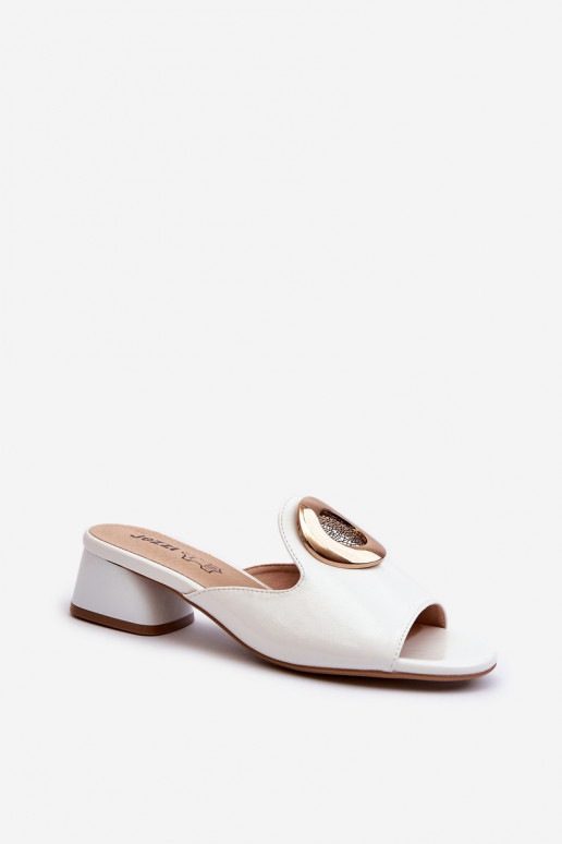 Elegant Lacquered Women's Mules with Low Heel and Gold Decoration White Uzimila