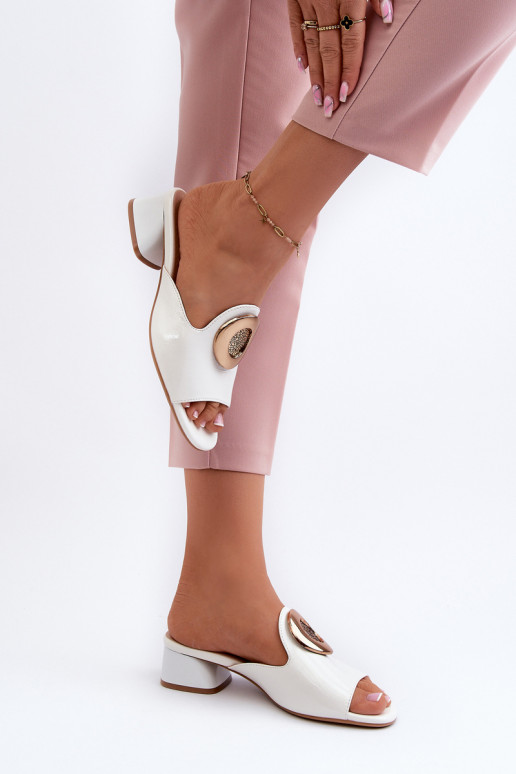 Elegant Lacquered Women's Mules with Low Heel and Gold Decoration White Uzimila