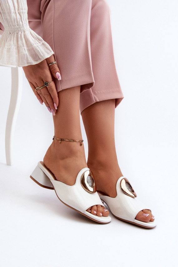 Elegant Lacquered Women's Mules with Low Heel and Gold Decoration White Uzimila