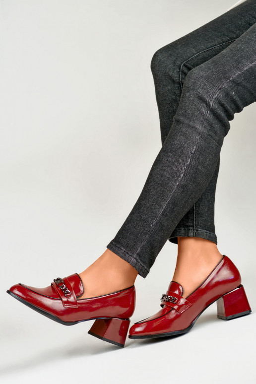 Elegant shoes with a low heel