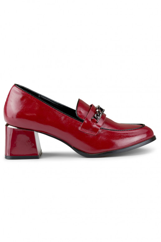 Elegant shoes with a low heel