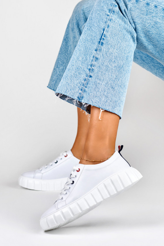 Women's white leather sports shoes