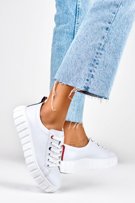 Women's white leather sports shoes