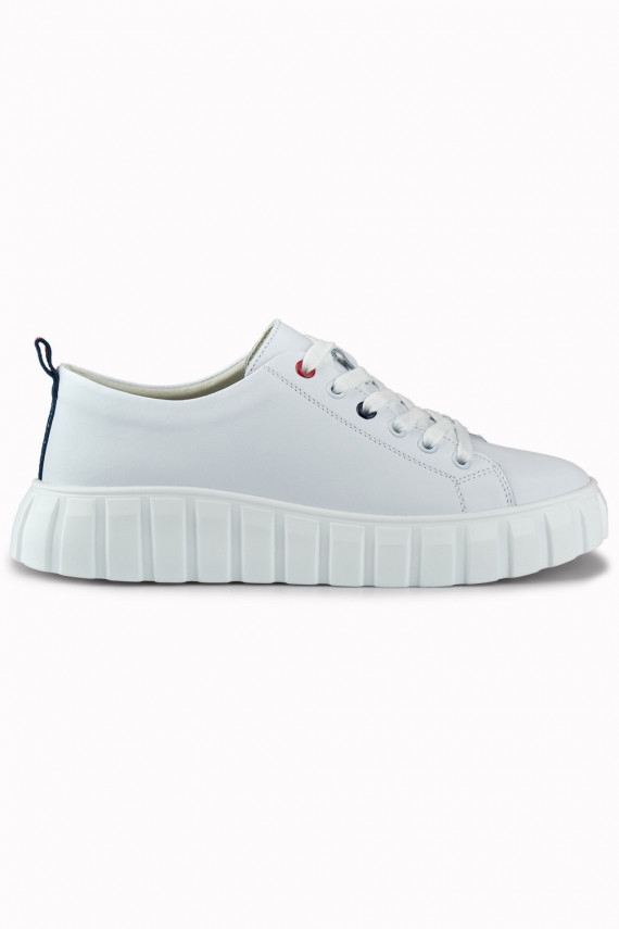 Women's white leather sports shoes