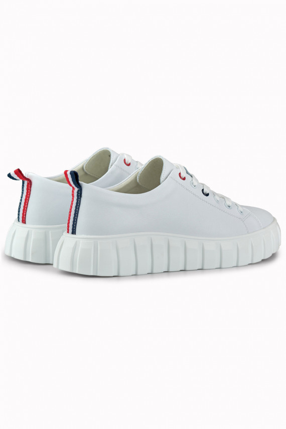 Women's white leather sports shoes