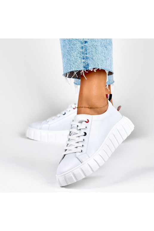 Women's white leather sports shoes
