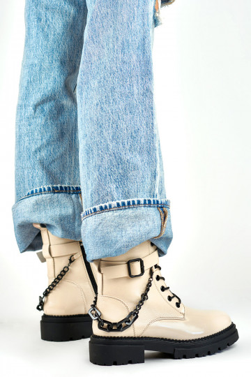 Women's beige patent... 2