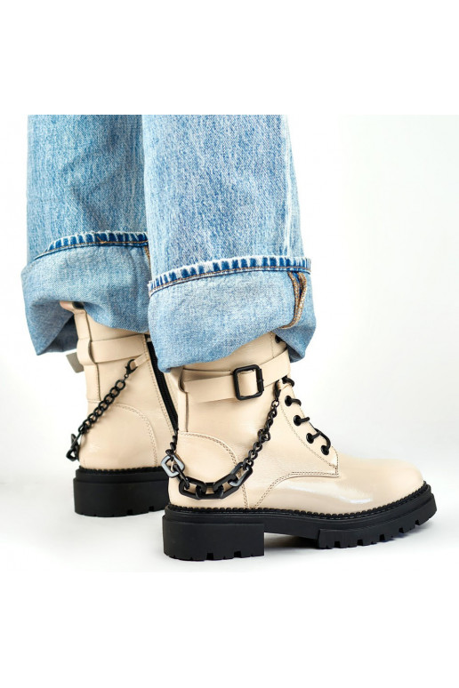 Women's beige patent leather boots... Women's beige patent leather boots...