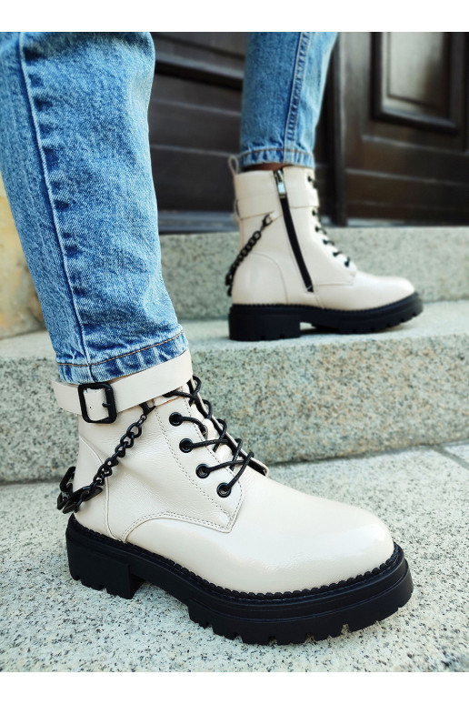 Women's beige patent leather boots... Women's beige patent leather boots...