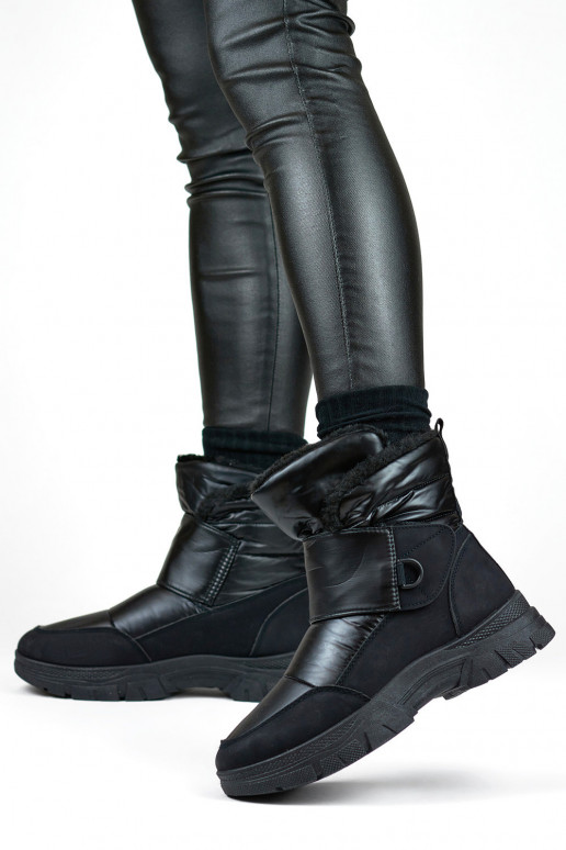 Black heated snow boots with adhesive fastening
