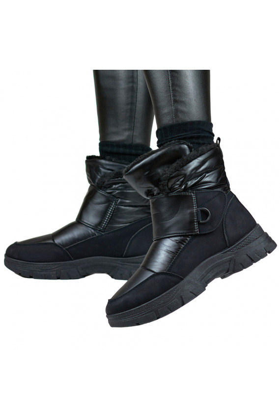 Black heated snow boots with adhesive fastening