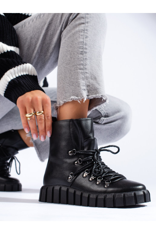 black insulated women's boots with platform Potocki