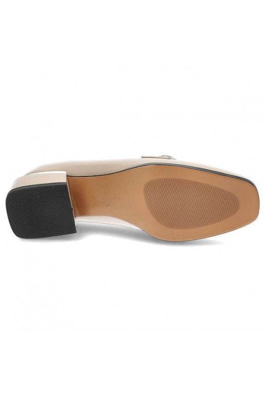 Lacquered moccasins with zircon...