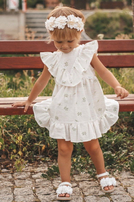 Sandals for children with flowers in white