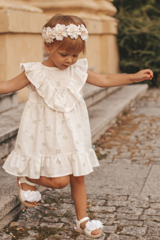 Sandals for children with flowers in white