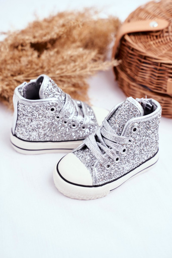 Children's leisure shoes in shiny silver color