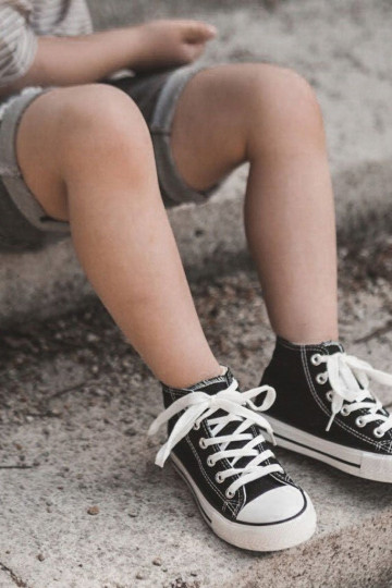 Children's shoes with black soles