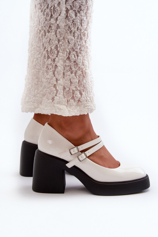 White patent leather pumps on chunky heel Halmina