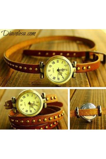 Laikrodis su odine rankena