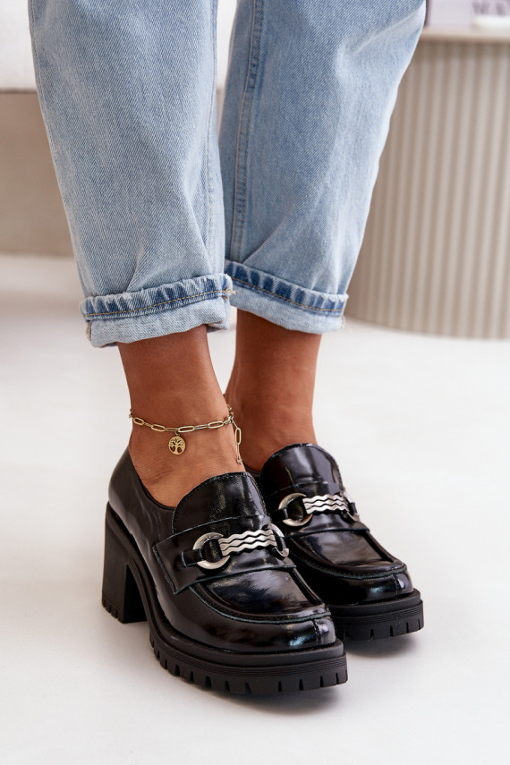 Women's patent leather shoes with heels in black