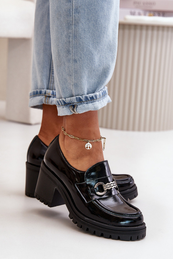Women's patent leather shoes with heels in black