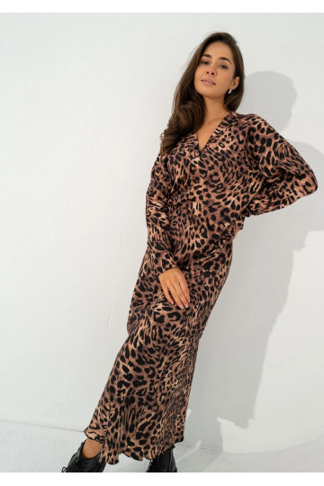 Miles - Beige leopard spots... 2