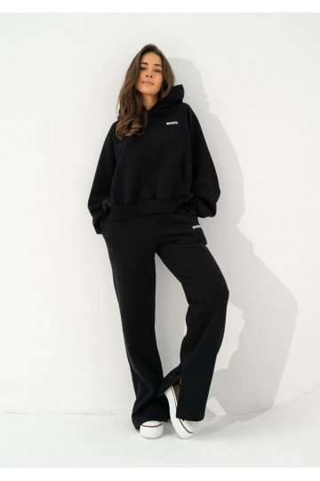 Levi - Black sweatpants