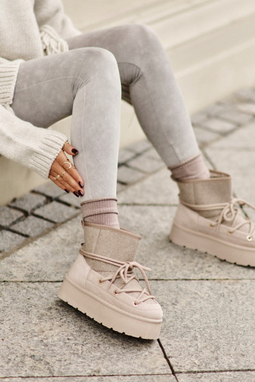 Snow boots with stylish details with platform in beige 2