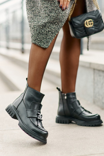 Leather wide-heeled stilettos with ornaments in black Asperra 2
