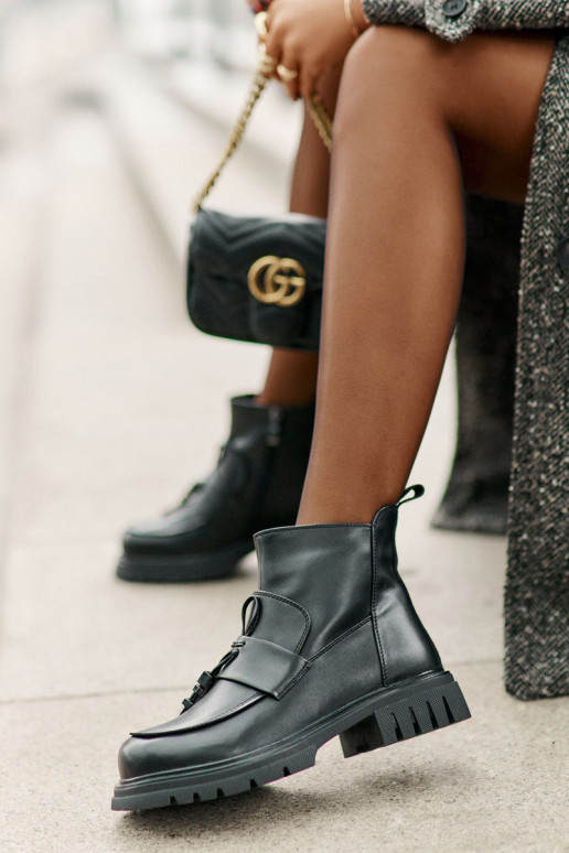Leather wide-heeled stilettos with ornaments in black Asperra