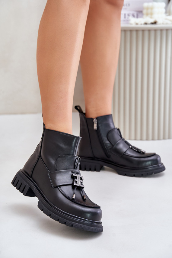 Leather wide-heeled stilettos with ornaments in black Asperra
