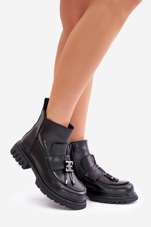 Leather wide-heeled stilettos with ornaments in black Asperra
